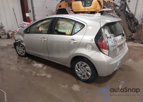 2015 Toyota Prius C One из США, поврежденный, VIN JTDKDTB36F1581593